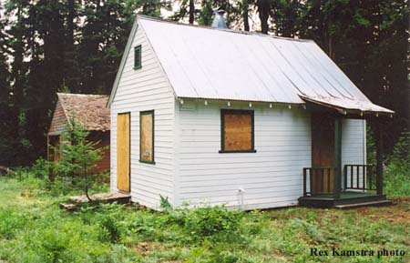Hoodoo Ridge cabin in 2002
